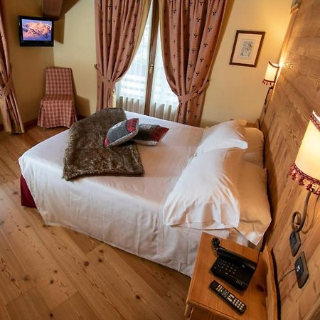 Laghetto Alpine Hotel & Restaurant Brusson Dış mekan fotoğraf