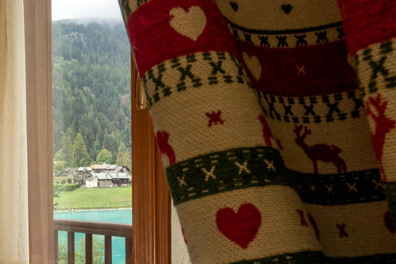 Laghetto Alpine Hotel & Restaurant Brusson Dış mekan fotoğraf