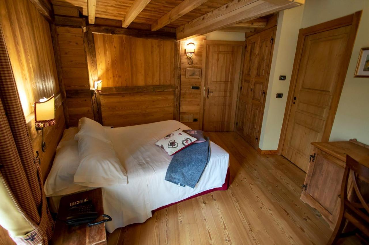 Laghetto Alpine Hotel & Restaurant Brusson Dış mekan fotoğraf