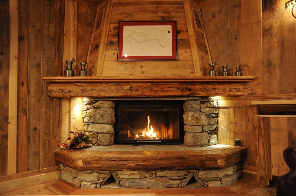 Laghetto Alpine Hotel & Restaurant Brusson Dış mekan fotoğraf