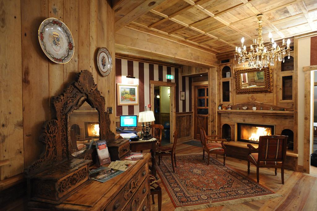 Laghetto Alpine Hotel & Restaurant Brusson Dış mekan fotoğraf