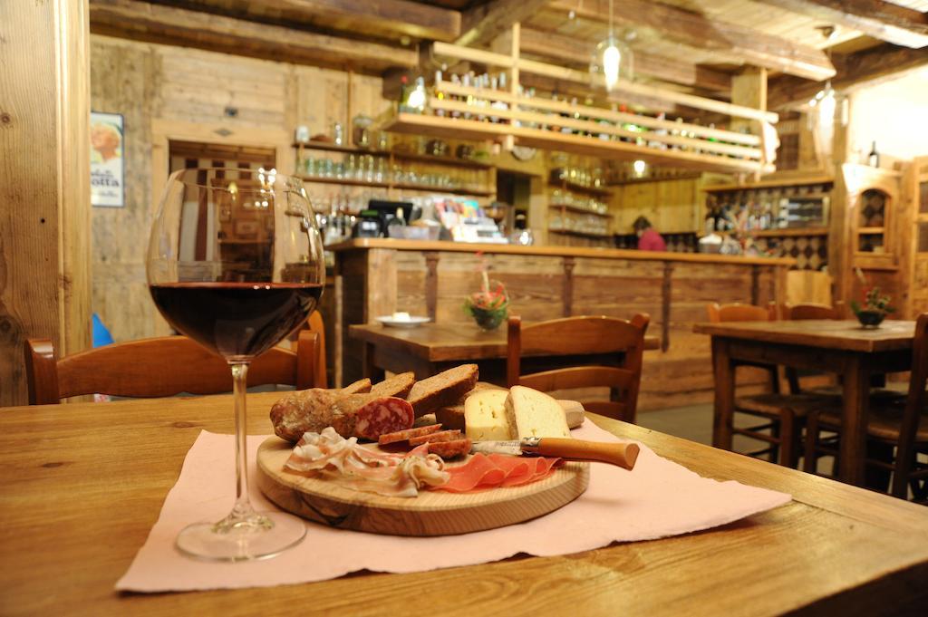Laghetto Alpine Hotel & Restaurant Brusson Dış mekan fotoğraf