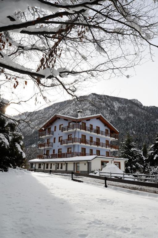 Laghetto Alpine Hotel & Restaurant Brusson Dış mekan fotoğraf